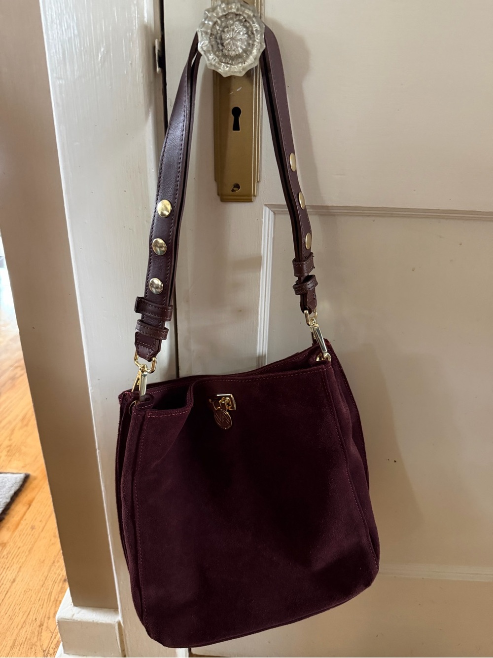 Valentina Designer Suede Shoulder Bag in Deep Burgundy - great condition - Picture 4 of 6